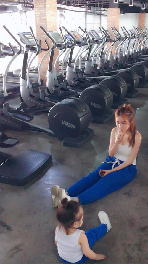 Facebook sao 15/1: Hà Hồ khoe phòng ngủ ở khách sạn 5 sao - 3