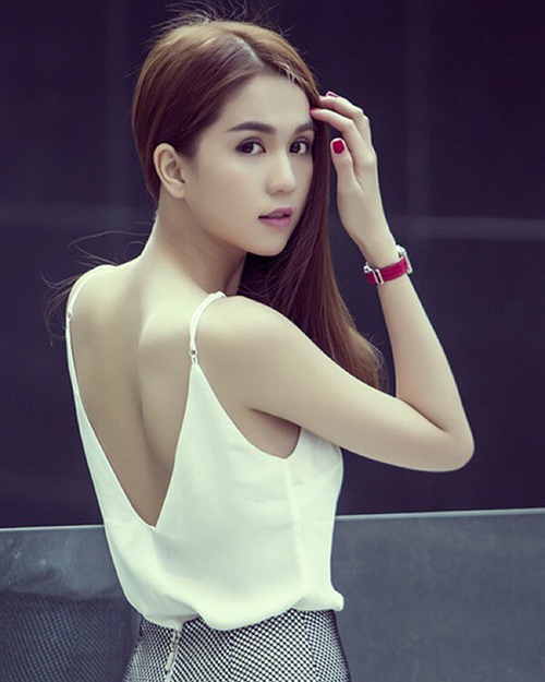 Facebook sao 15/1: Hà Hồ khoe phòng ngủ ở khách sạn 5 sao - 10