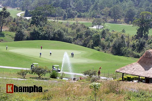 Người đẹp châu Á tranh tài ở giải golf Việt chuyên nghiệp - 12