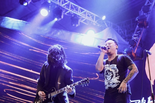 Dàn sao 'cháy' đến 12h đêm để ủng hộ Trần Lập - 11