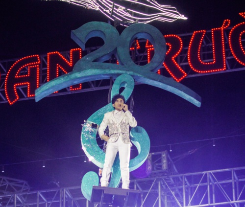 Đan Trường khiến fan thót tim khi bị đâm xuyên người - 5