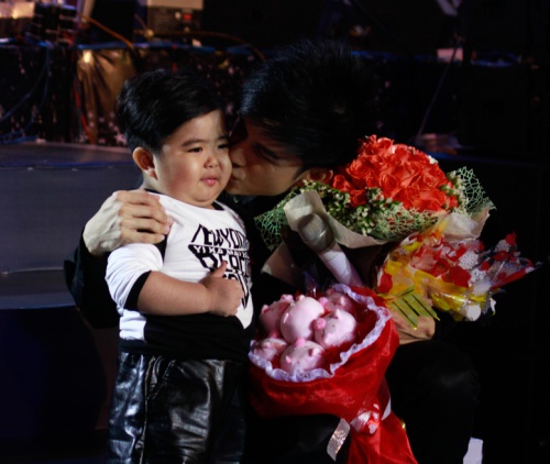 Đan Trường khiến fan thót tim khi bị đâm xuyên người - 8