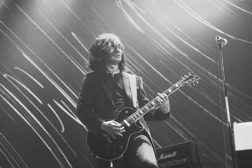 MC Tạ Bích Loan và fan Việt xúc động xem Trần Lập hát - 13