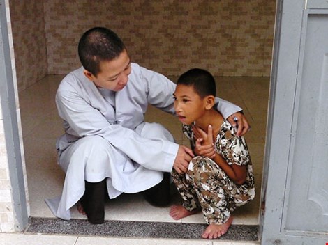 Cảm phục sư cô cưu mang 70 trẻ mồ côi - 3