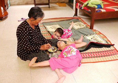 Cảm phục sư cô cưu mang 70 trẻ mồ côi - 4