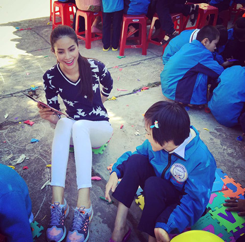 Facebook sao 18/1: Elly Trần khoe ảnh con trai bảnh bao - 8