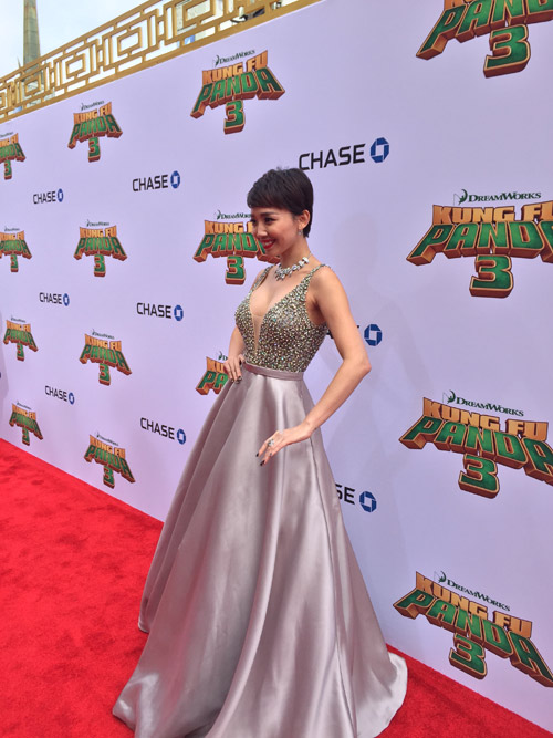 Tóc Tiên gợi cảm bên dàn sao 'Kungfu Panda 3' tại Mỹ - 2