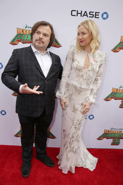 Tóc Tiên gợi cảm bên dàn sao 'Kungfu Panda 3' tại Mỹ - 9