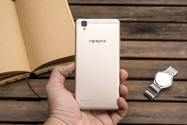 Oppo F1 trang bị chipset Qualcomm 8 nhân mạnh mẽ. Đây cũng là sản phẩm chiến lược trong việc hợp tác với “ông lớn” lĩnh vực chipset di động là Qualcomm để sẵn sàng cho cuộc đua mạng 4G.