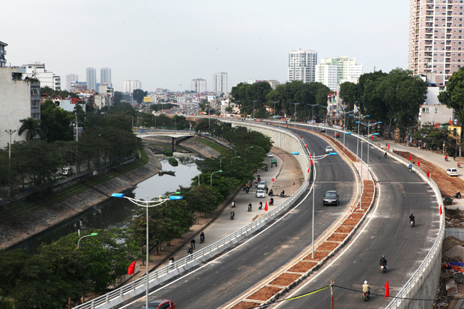Cận cảnh đường 6.000 tỷ nối Cầu Giấy-Nhật Tân ở Hà Nội - 1