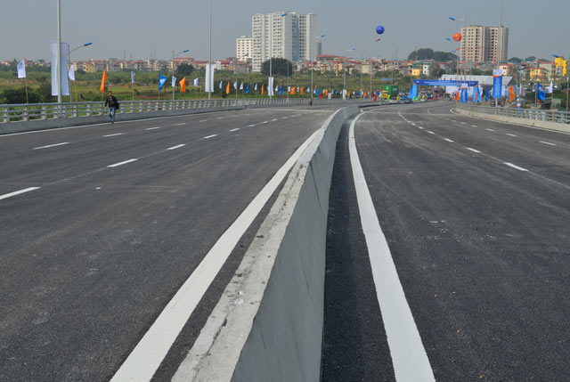 Ngắm cầu vượt thép lớn nhất Thủ đô trong ngày thông xe - 7