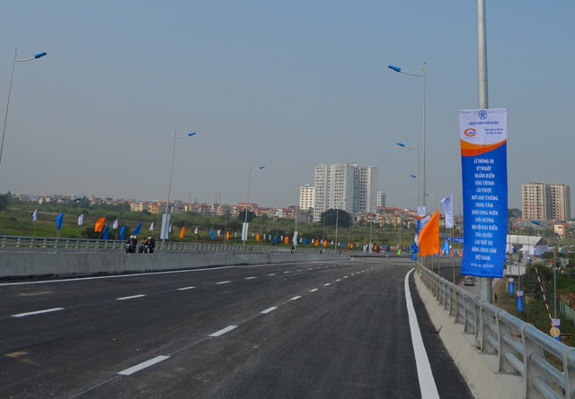 Ngắm cầu vượt thép lớn nhất Thủ đô trong ngày thông xe - 8