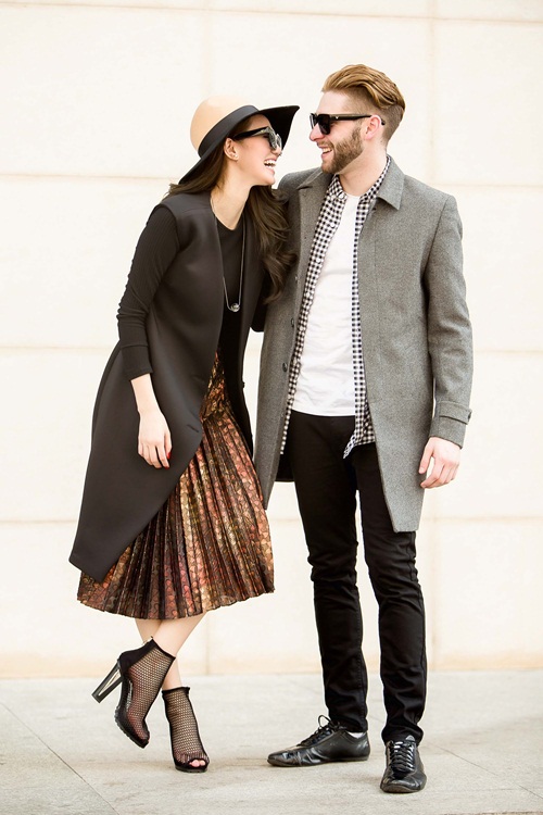 Khánh My quấn quít bạn nhảy Tây trên phố - 2