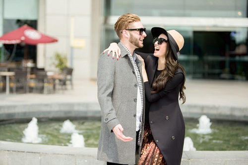 Khánh My quấn quít bạn nhảy Tây trên phố - 5