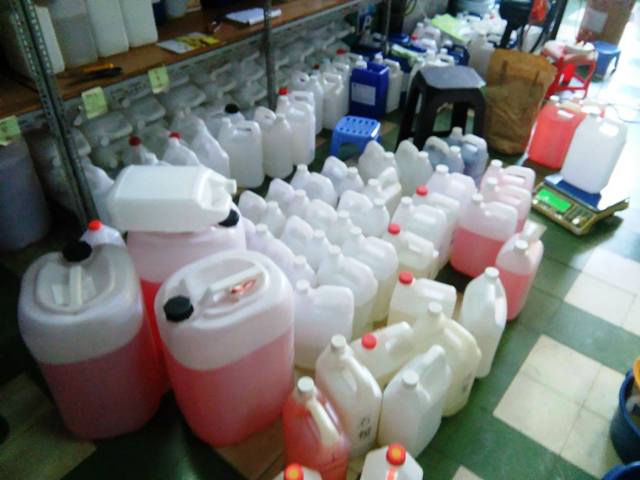 Phát hiện gần nửa tấn hóa chất để sản xuất sirô bẩn ở Sài Gòn - 2