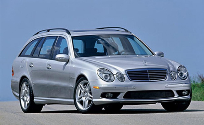 3. 2005 Mercedes-Benz E55 AMG Wagon 

Thời gian tăng tốc từ 0-96km/h trong 4.1 giây.
