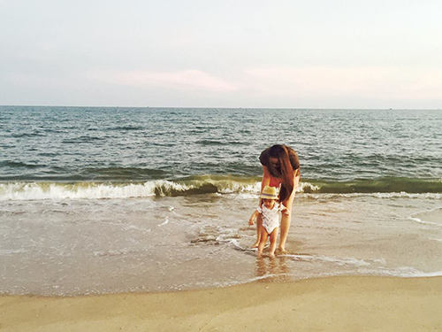 Facebook sao 20/1: Fan tò mò Khánh Thi mang bầu lần 2 - 8