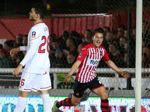 Liverpool - Exeter City: "Lữ đoàn đỏ" trút giận - 2