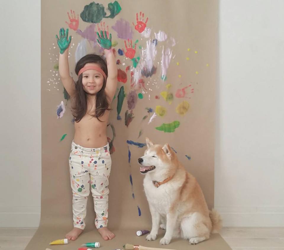 Bộ ảnh cho thấy chó là người bạn không thể thiếu của bé - 12