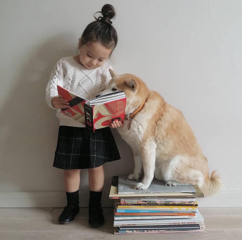 Bộ ảnh cho thấy chó là người bạn không thể thiếu của bé - 28