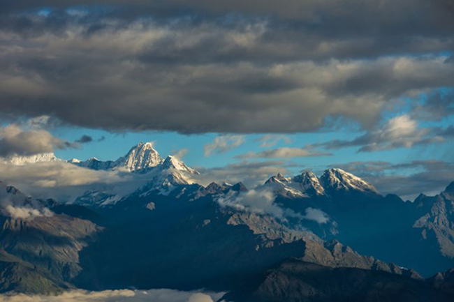 Nepal từng là điểm đến nổi tiếng và đáng mơ ước của nhiều du khách, thế nhưng những trận động đất vào năm ngoái đã làm “chùn” bước của bao lữ khách, thậm chí, nhiều người đặt câu hỏi: 'Liệu Nepal có phải là điểm đến an toàn'?
