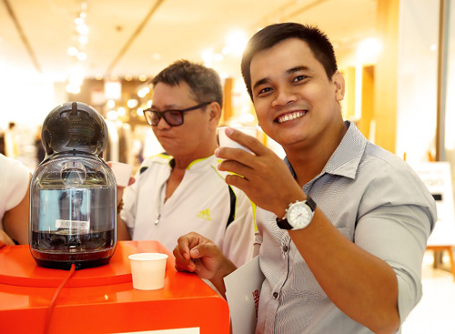 Café tất niên cùng Hà Anh, Hoàng Thùy - 1