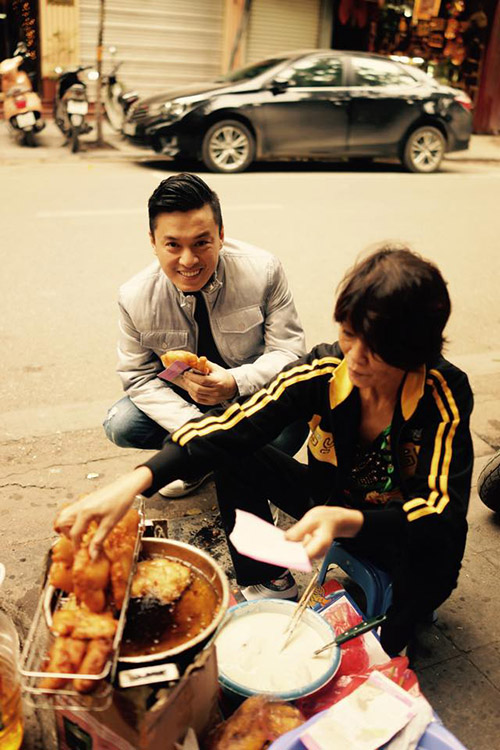 Khoảnh khắc hồn nhiên của sao Việt lê la quán vỉa hè - 6