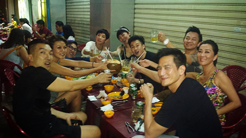 Khoảnh khắc hồn nhiên của sao Việt lê la quán vỉa hè - 8