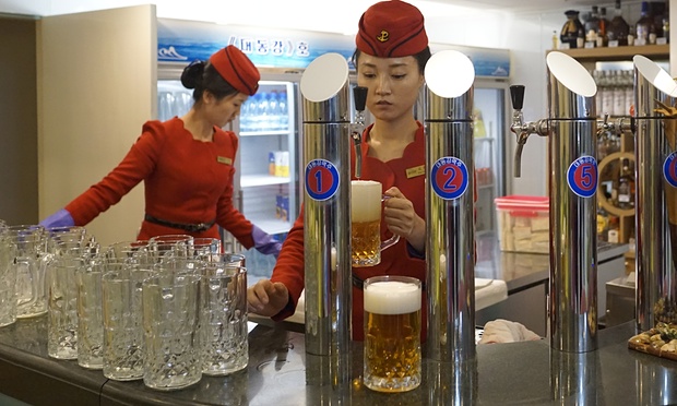 Triều Tiên tuyên bố sản xuất được loại rượu uống không say - 1