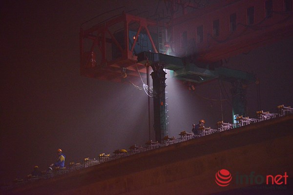 HN: Cận cảnh màn lao dầm đường sắt trên cao qua hồ Hoàng Cầu - 6