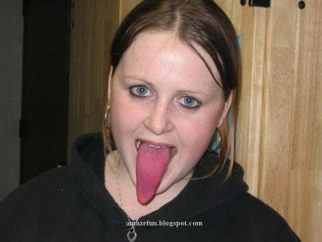 Annika Irmler có chiếc lưỡi dài nhất thế giới (7cm).