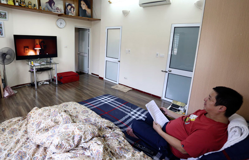 Khoảnh khắc: Một ngày 'ăn vội, ngủ tạm' của Chí Trung - 14