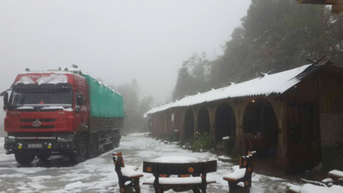 Lào Cai ra công điện khẩn ứng phó với mưa tuyết - 1