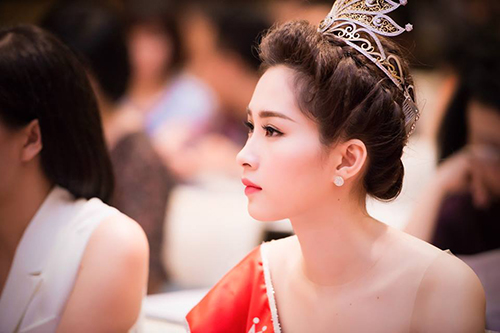 Khoảnh khắc xinh tươi của người đẹp Việt khi bị chụp lén - 2