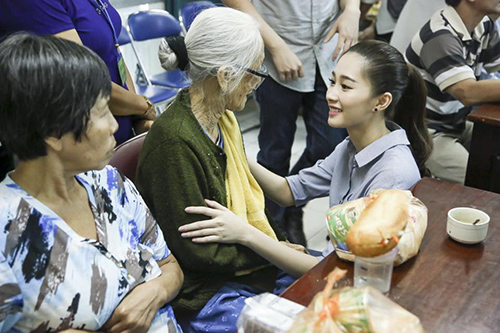 Khoảnh khắc xinh tươi của người đẹp Việt khi bị chụp lén - 3