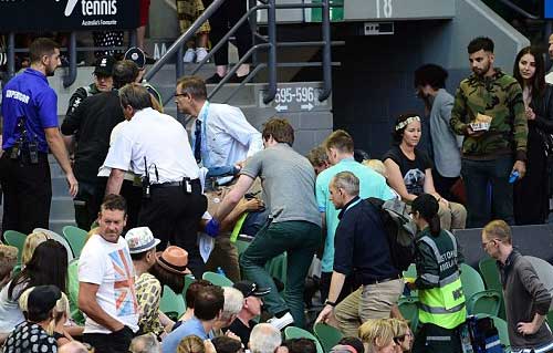 Australian Open ngày 6: Bố vợ Murray ngất xỉu, Ivanovic hoảng hồn - 2