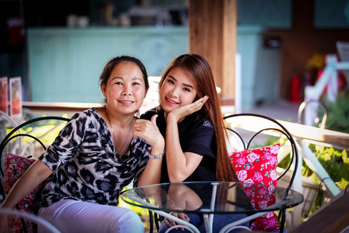 Những cặp mẹ con 'xinh như mộng' khiến fan ngưỡng mộ - 10