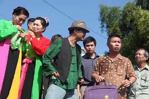 Hài Tết 2016: Nhảm, nhạt, vô duyên vì bậy và gợi dục - 2