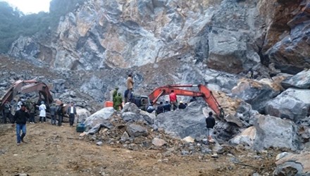 Thủ tướng yêu cầu điều tra nguyên nhân vụ sập mỏ đá - 1