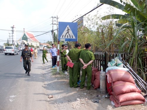 Camera ghi hình nghi phạm sát hại 2 vợ chồng ở biệt thự - 3