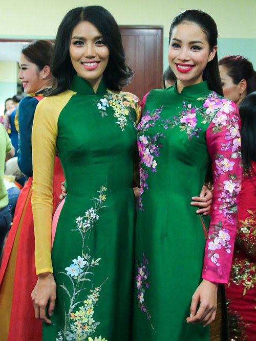 Tuyển tập váy áo xanh ngọc lục bảo của mỹ nhân Việt - 15