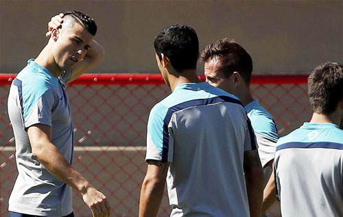 Mê mệt với những kiểu tóc điệu đà của Ronaldo - 2