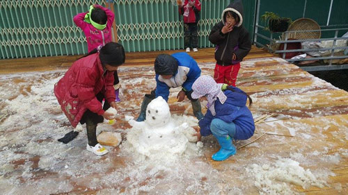 Dân mạng tranh cãi về nghịch cảnh ngày băng tuyết - 7