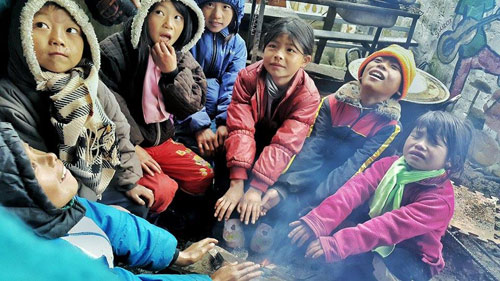 Dân mạng tranh cãi về nghịch cảnh ngày băng tuyết - 9