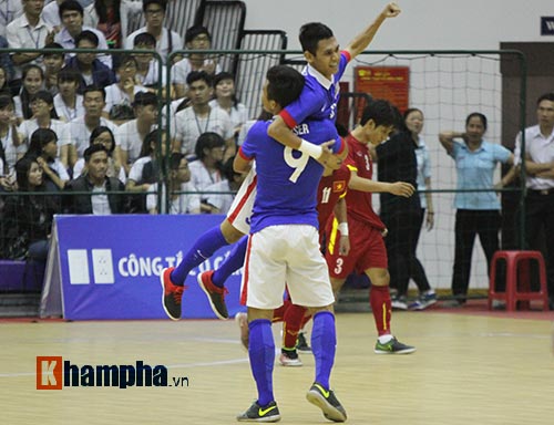 Hai quả phạt đền “đứng tim” của tuyển futsal Việt Nam - 1