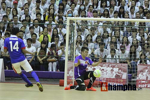 Hai quả phạt đền “đứng tim” của tuyển futsal Việt Nam - 3