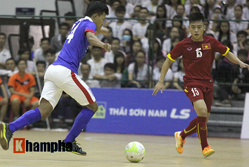 Hai quả phạt đền “đứng tim” của tuyển futsal Việt Nam - 6