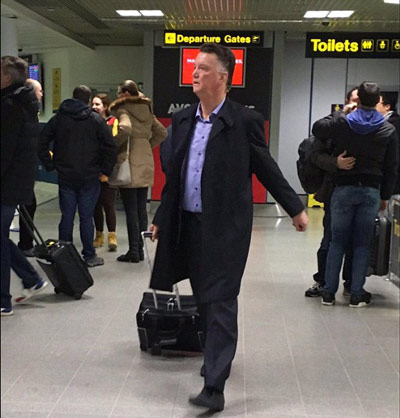 Van Gaal gặp sếp MU, tha thiết xin cơ hội cuối - 4