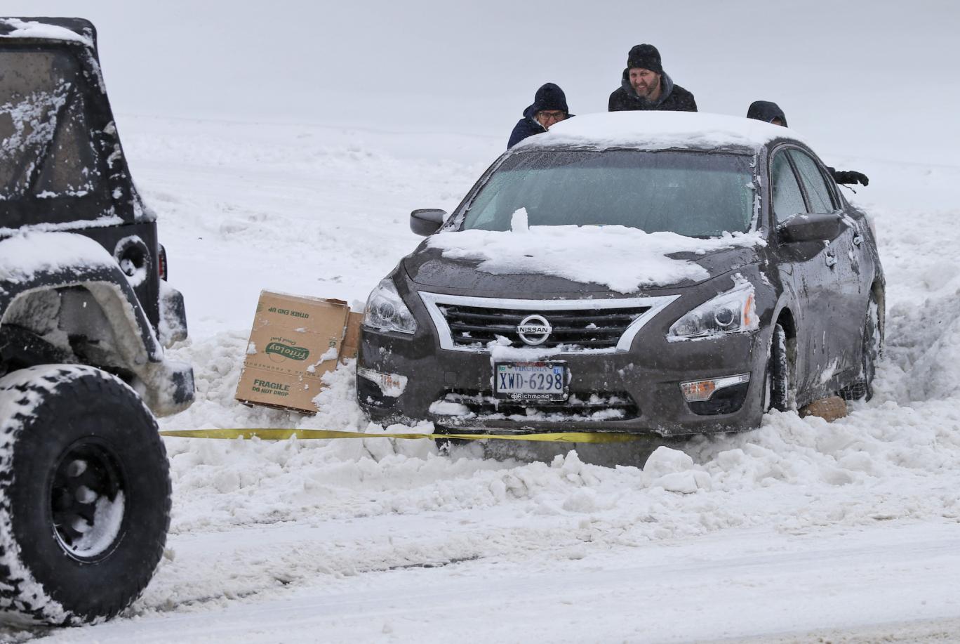 Bão tuyết Mỹ khiến 30 người chết, thiệt hại 3 tỷ USD - 1