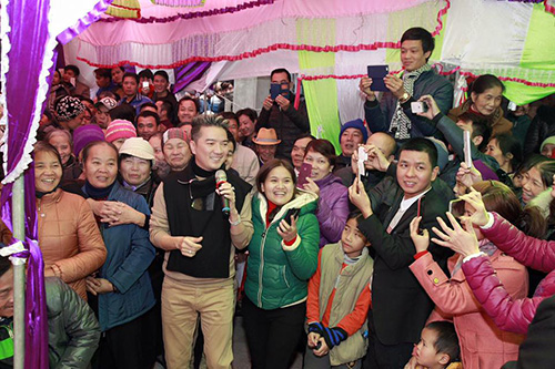 Facebook sao 26/1: Trấn Thành, Hoài Linh 'đóng bỉm' - 5